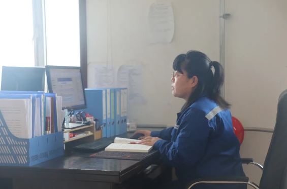 1696639359143861.png 安全環(huán)保部戴靖雯查看風(fēng)險(xiǎn)監(jiān)測(cè)預(yù)警平臺(tái).png